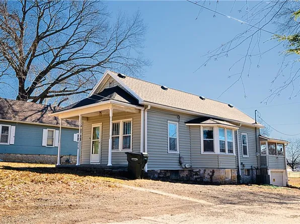 519 Reaser St, Leavenworth, KS 66048