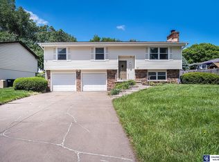 11712 Grand Ave, Omaha, NE 68164