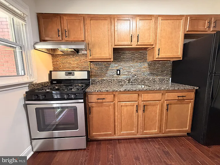 909 E Lake Ave #1 — Photo 24