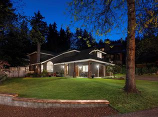 3121 Duchess Ave, North Vancouver, BC V7K 3B7