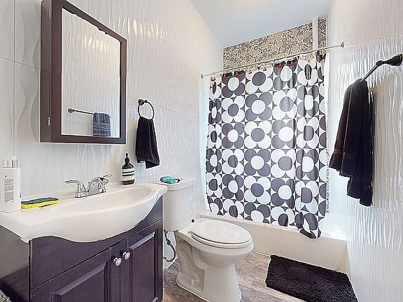 5th image of 1045 Sterling Pl APT 3