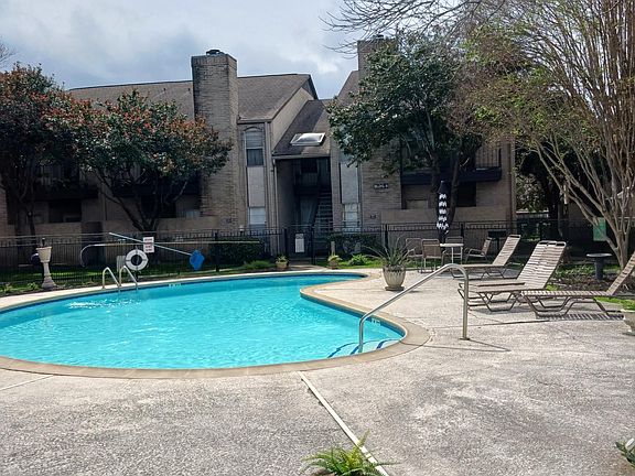 3rd image of 2021 Spenwick Dr APT 424