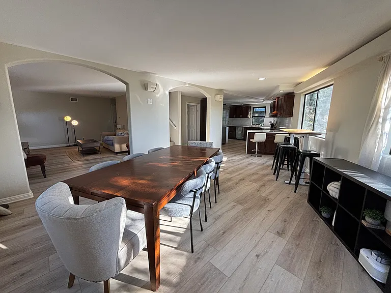 457 S Ventu Park Rd — Photo 3
