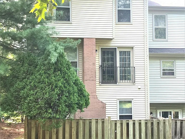 5623 Gresham Ln — Photo 2