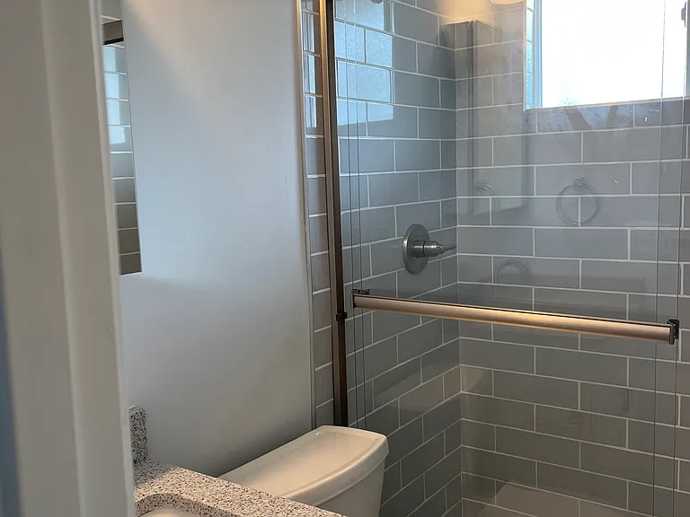 214 E Main St — Photo 9