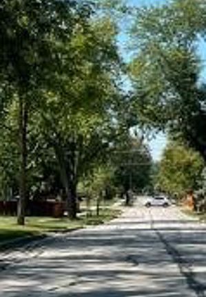 Exterior Neighborhood (street photo)