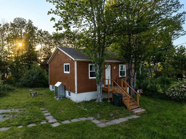 638 Alexandra St, Cape Breton, NS B1S 2G8