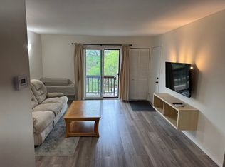 (Undisclosed Address), Arlington Heights, IL 60004