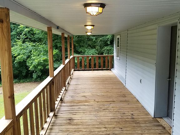 2nd image of 140 Teresa St