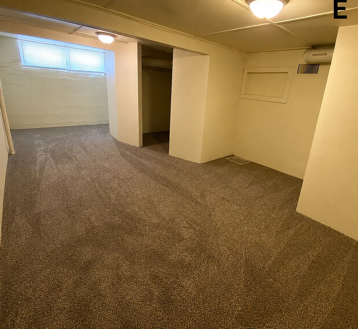 6 bed, 3000 sqft, $700 — Photo 2