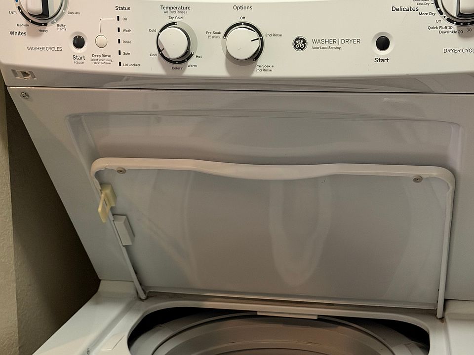 1st image of 2418 W Monument St #18
