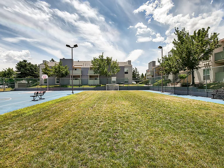 The Lodge at McCarran Ranch Apartment Homes — Photo 29
