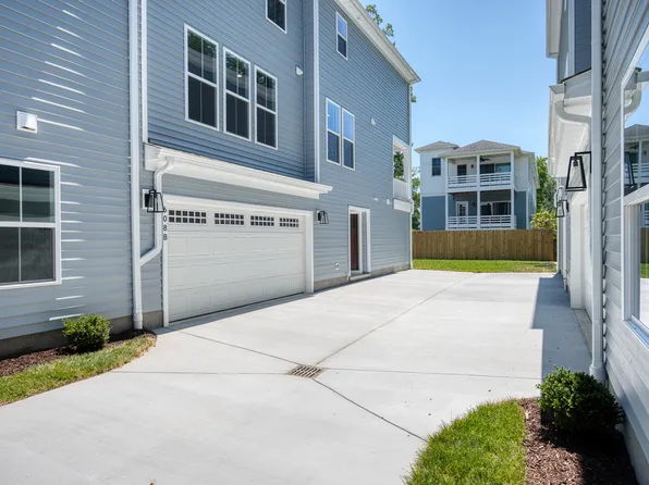 608 B 14th St, Virginia Beach, VA 23451