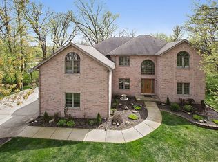 324 Royal Oak Dr, Steger, IL 60475