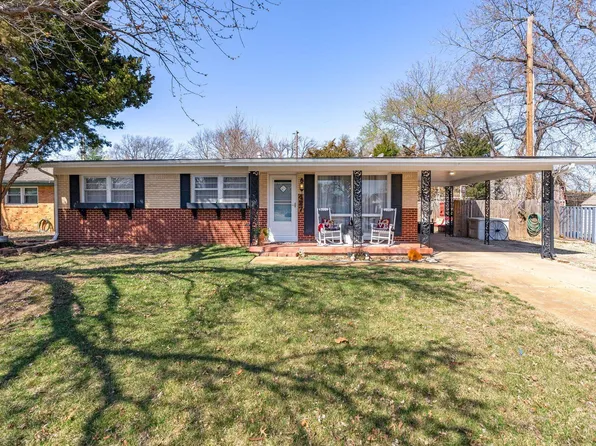 427 Ivah Dr, Haysville, KS 67060