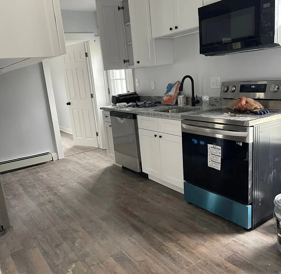 3 bed, 980 sqft, $2,000 — Photo 1