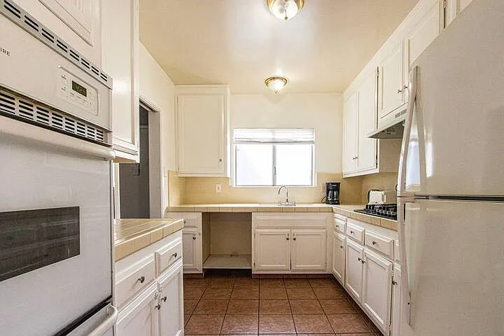 3724 Kelton Ave #4-1 — Photo 7