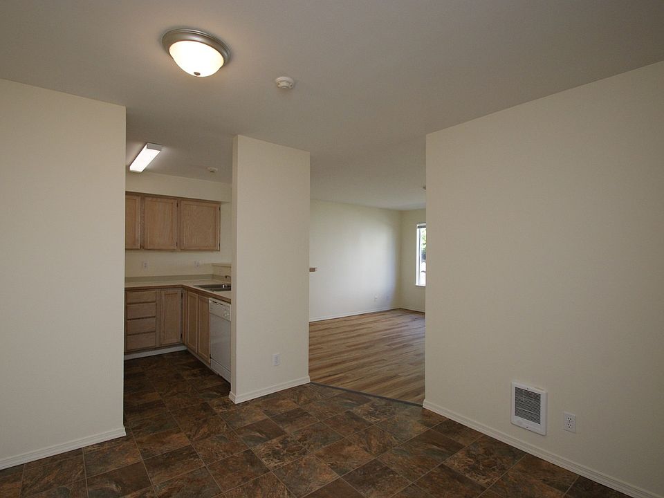 Silvercrest Apartments 7326 196th St SW Lynnwood WA Zillow