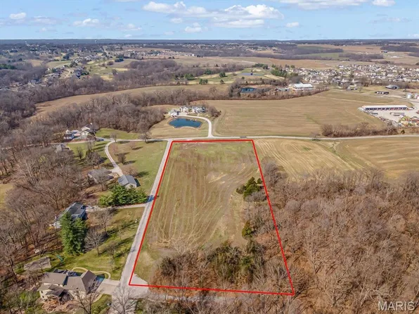 7468 Covered Bridge Dr, Waterloo, IL 62298