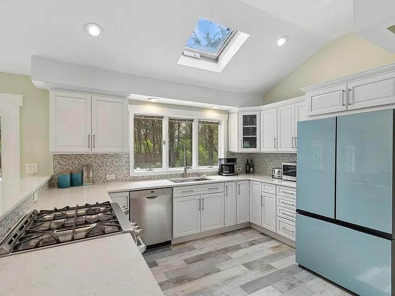 116 Norfolk Dr — Photo 3