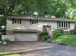 5366 Yellowstone Dr, Rockford, IL