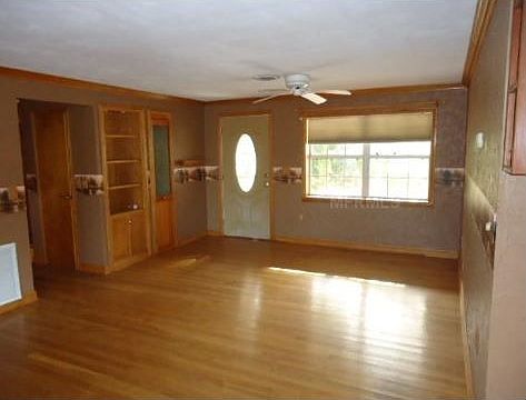 3rd image of 37401 Turner Dr