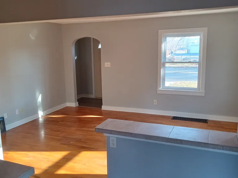 1705 Bainbridge St — Photo 4