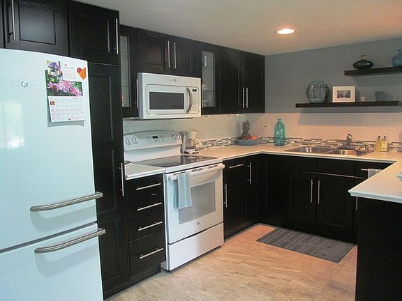 4th image of 2800 Maple Ave APT 10B