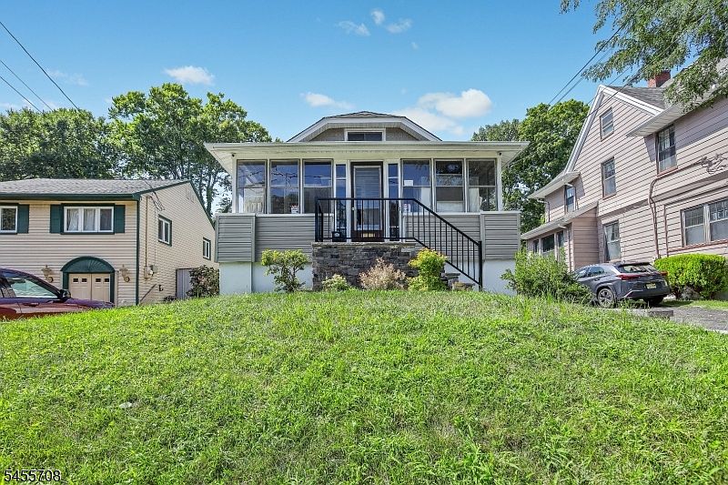 1st image of 13 Cottage Pl