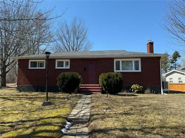 4 Boyd Ave, Moncton, NB E1A 4C3