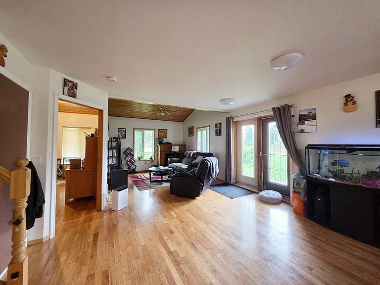 21 Langley Dr #UPPER — Photo 9