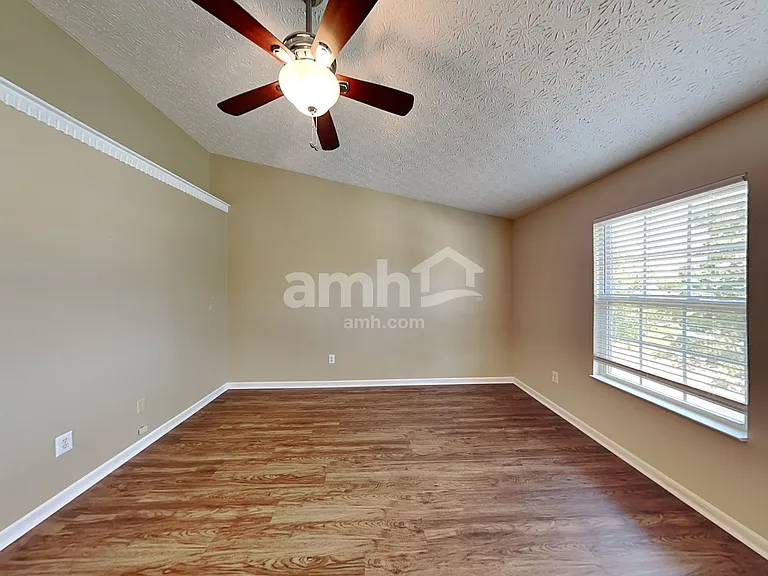 5609 Nutmeg Pl — Photo 10