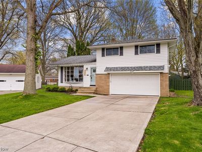 4095 W 213th St, Fairview Park, OH, 44126