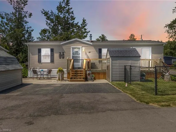 27 Elm St, Puslinch, ON N0B 2J0