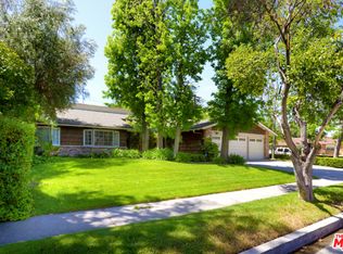 17660 Corinthian Dr, Encino, CA 91316