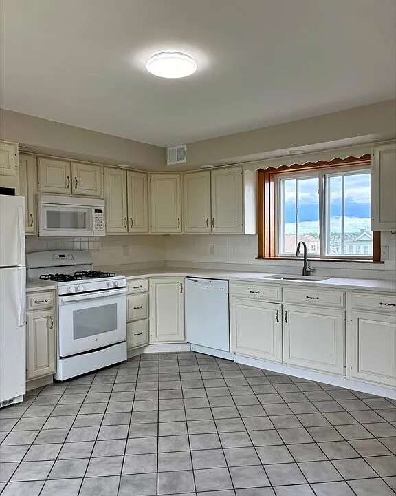 40 Orient Ave #2
