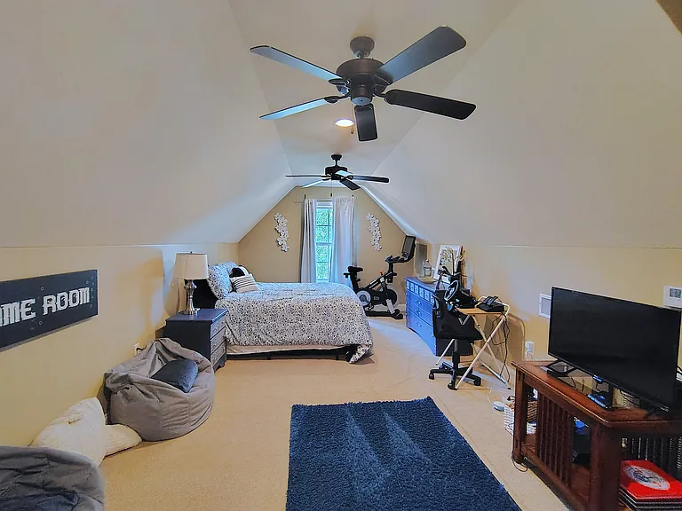 51 S Kingsmill — Photo 18