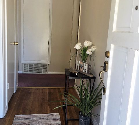 3rd image of 8115 Glade Ave