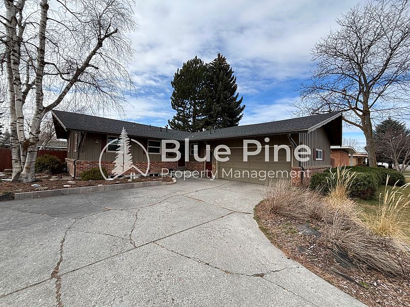 1st image of 1058 Mojave St