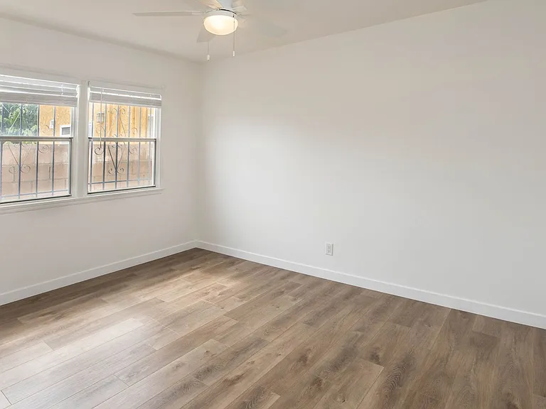 740 Flower Ave #742 — Photo 11