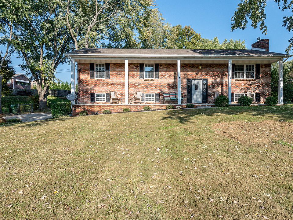 1st image of 1106 S Dogwood Dr