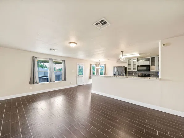 5006 Fountain Hl, San Antonio, TX 78244