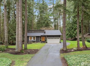22904 NE 51st St, Redmond, WA