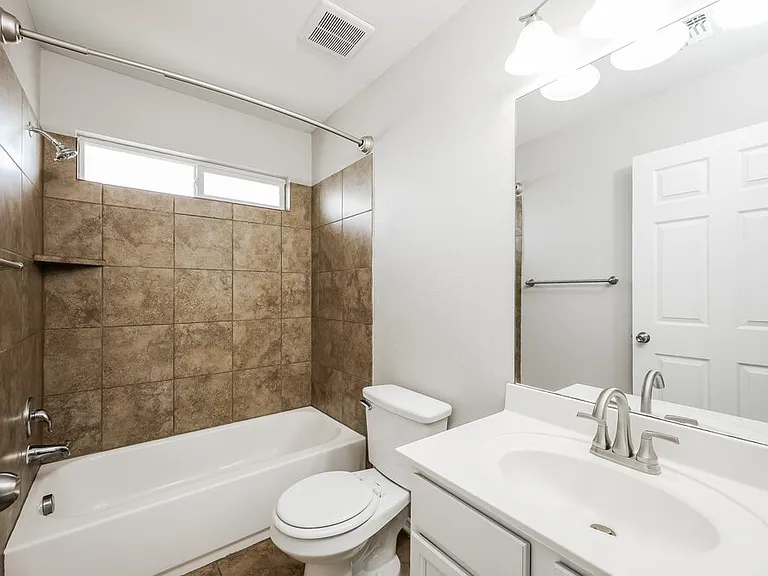8434 Cedar Mdws — Photo 19