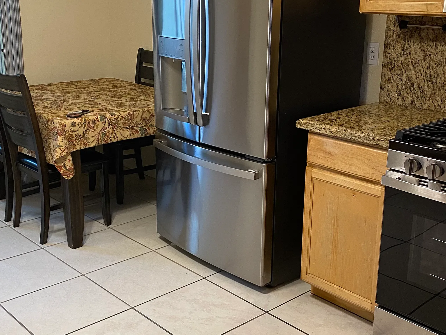 2 bed, 1056 sqft, $2,600 — Photo 1