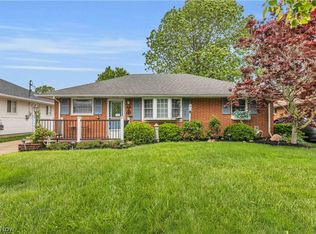 316 Thelma Dr, Sheffield Lake, OH 44054