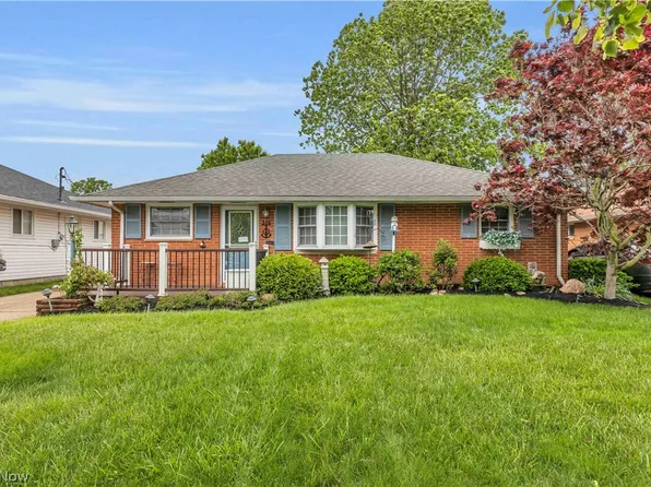 316 Thelma Dr, Sheffield Lake, OH 44054