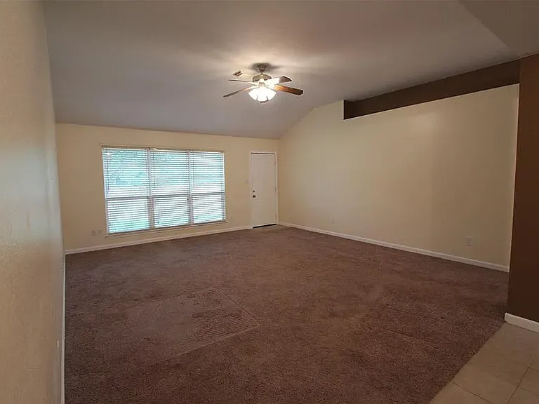 22715 Bridgewater Dr — Photo 6