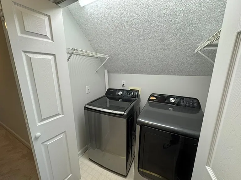 113 Ashton Ln — Photo 25