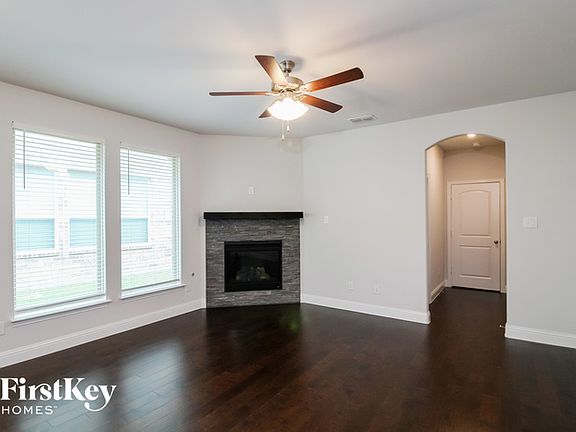 3rd image of 7317 Elm Grove Ln